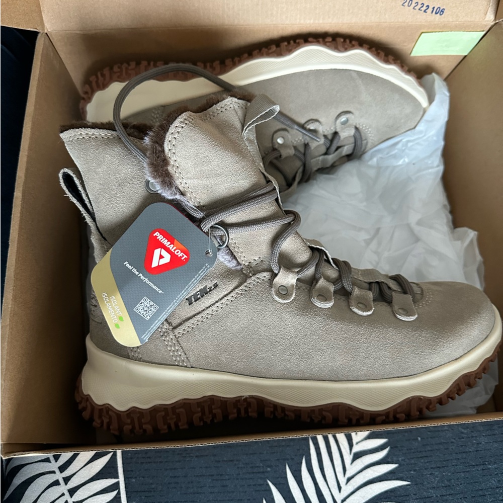 L.L.Bean Womens Day Venture Boot Insulated Muk Luk Boot - NWT Size 8